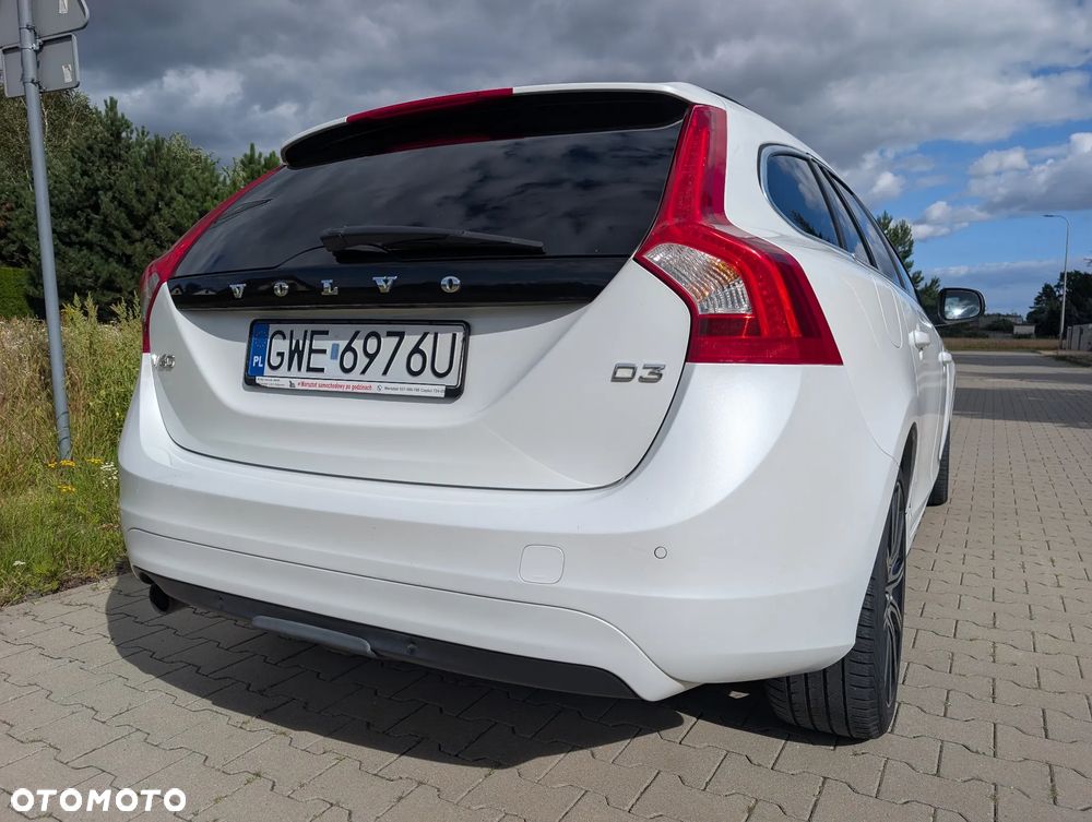 Volvo V60 D3 Geartronic Summum - 11