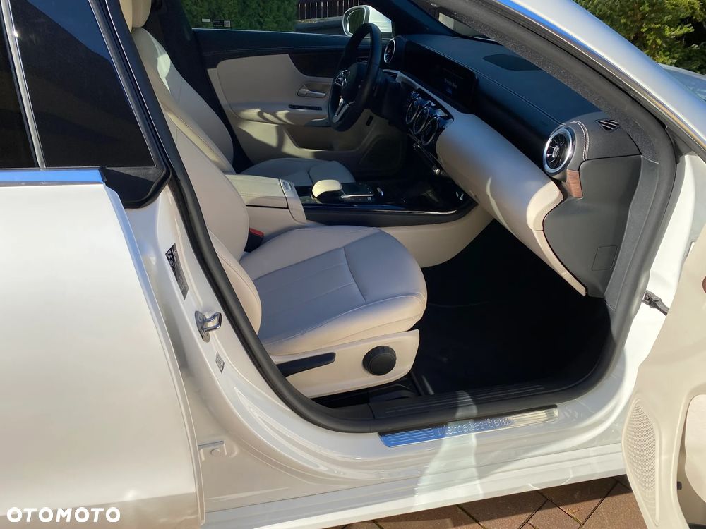 Mercedes-Benz CLA 250 4-Matic 7G-DCT - 37