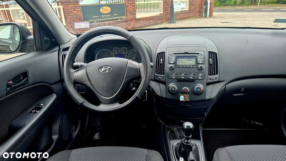 Hyundai i30 1.4 Classic + - 17