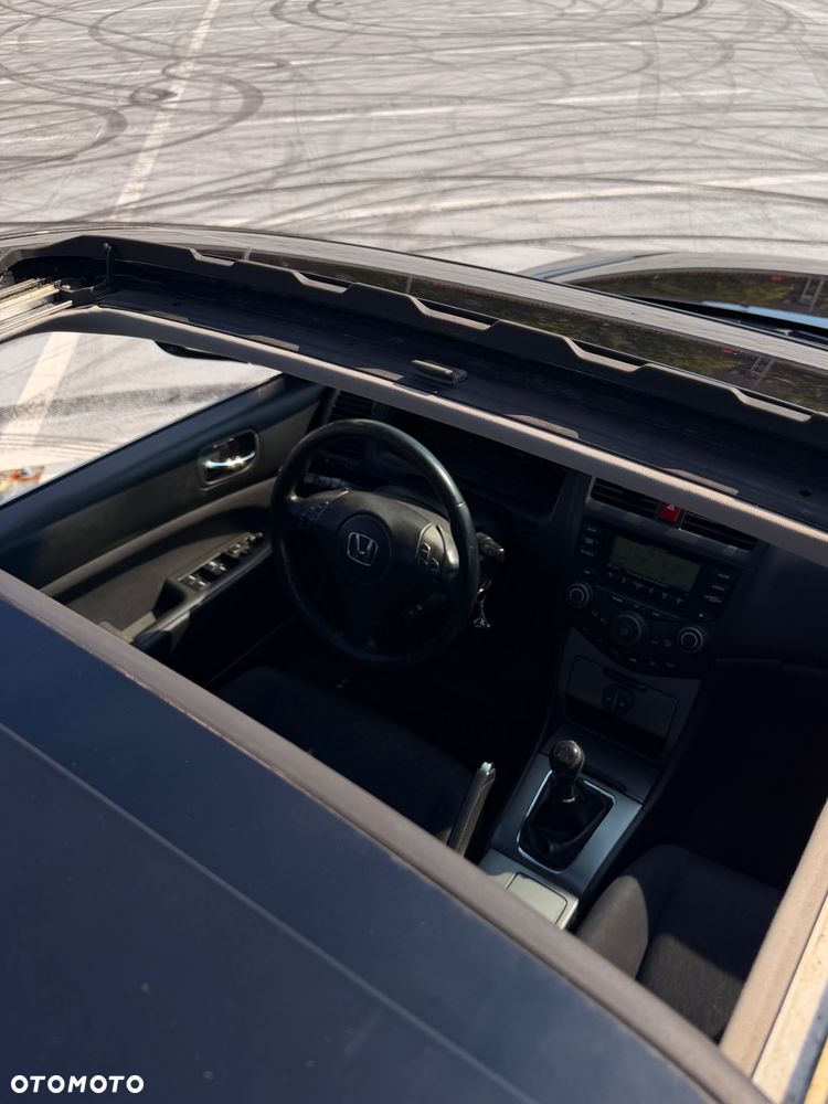 Honda Accord 2.0 Executive - 11