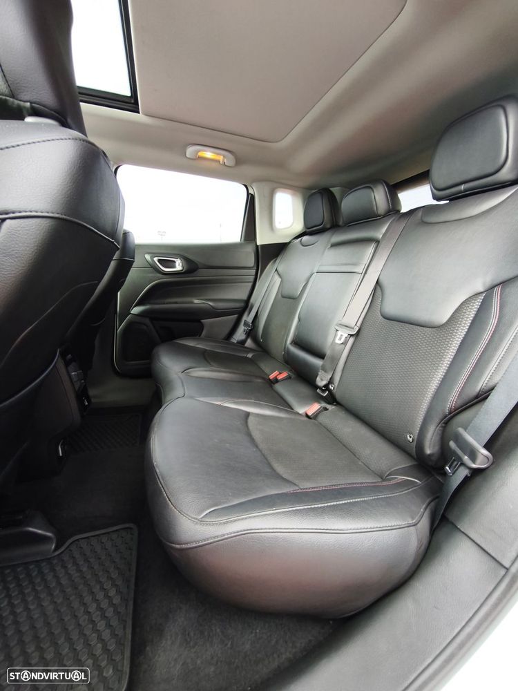 Jeep Compass - 31