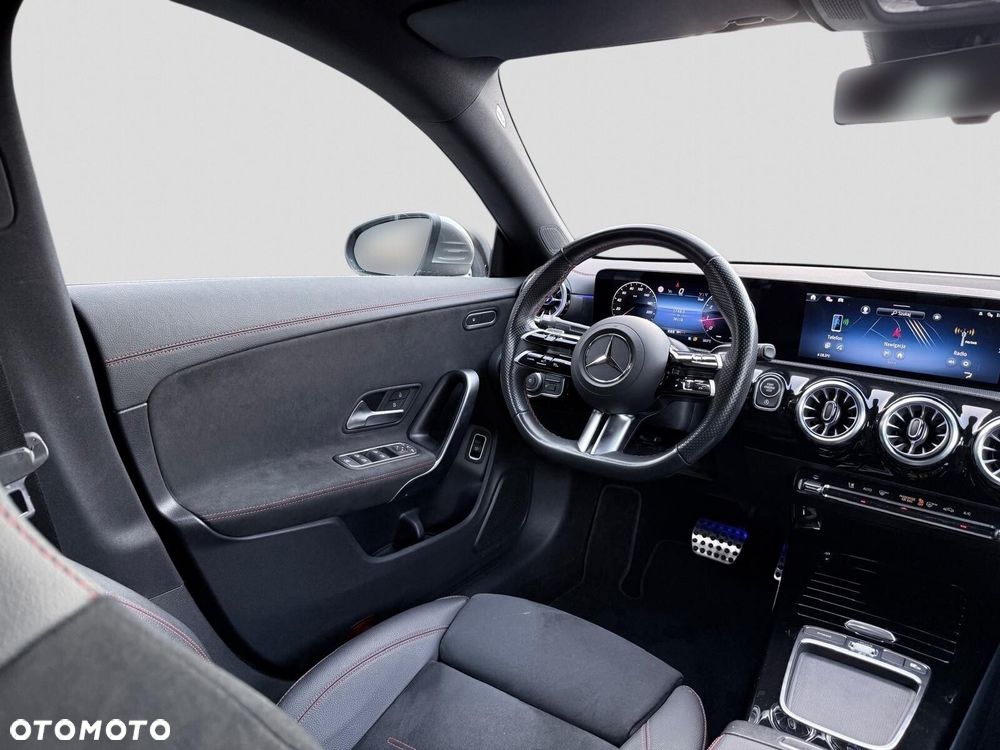 Mercedes-Benz CLA 200 AMG Line 7G-DCT - 16