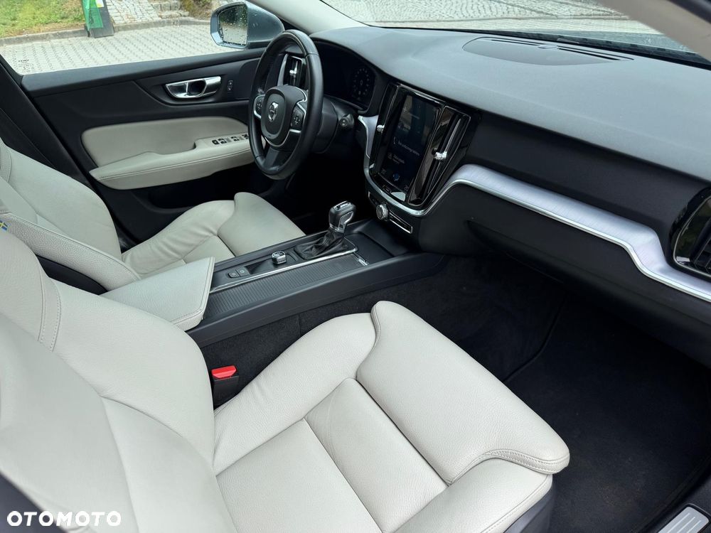 Volvo V60 D3 AWD Momentum - 29