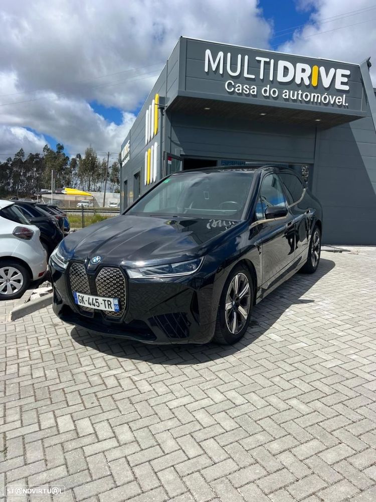 BMW iX xDrive 40 Pack Desportivo - 1