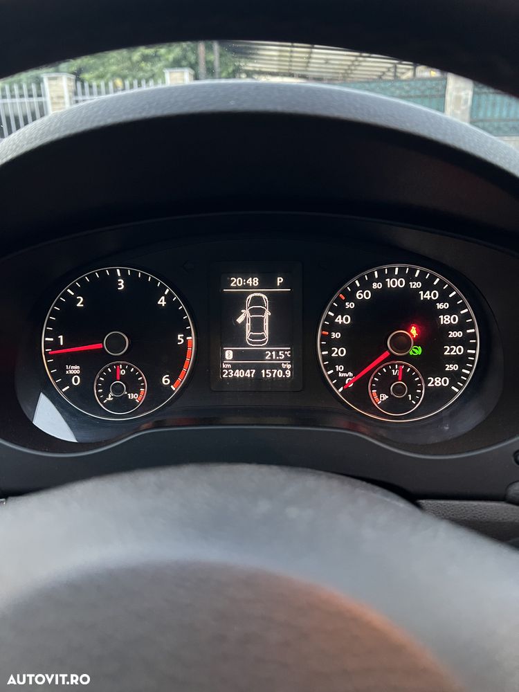 Volkswagen Jetta 1.6 TDI CR DPF DSG Comfortline - 12