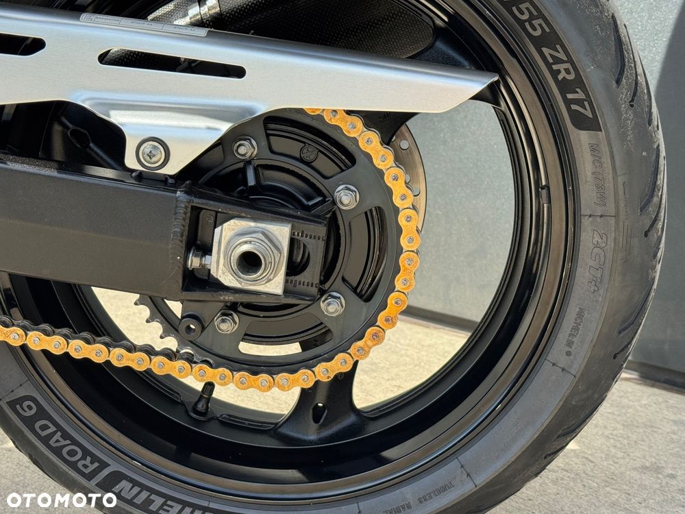 Suzuki GSX - 30