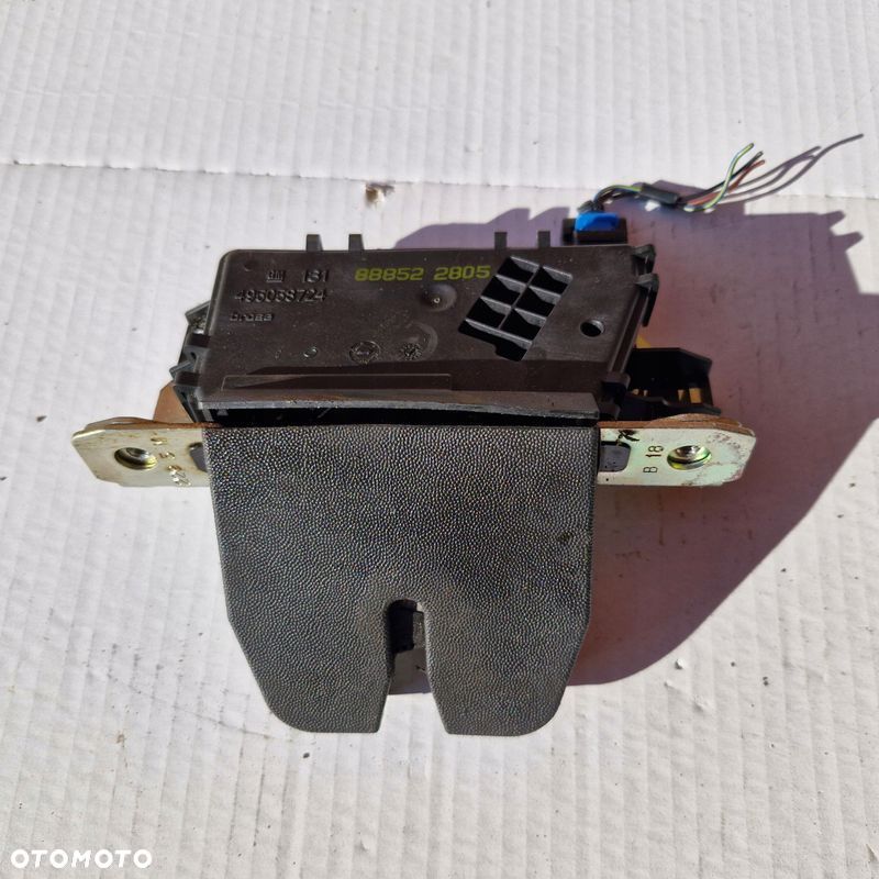 ZAMEK TYLNEJ KLAPY BAGAŻNIKA 495058724 SAAB 9-3 93 II 02- EUROPA - 1