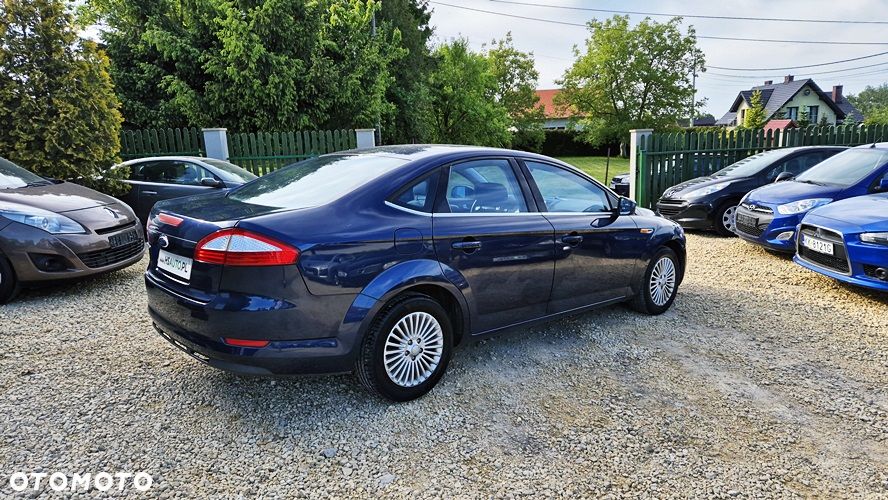 Ford Mondeo 2.0 Ghia X100 / X - 16