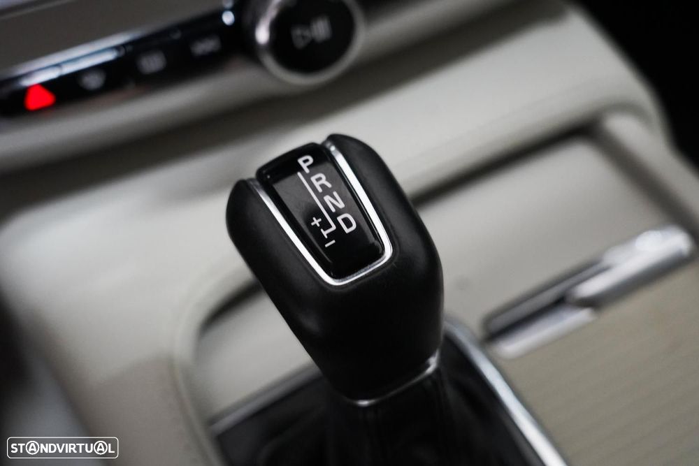Volvo V90 2.0 D4 Momentum Geartronic - 14