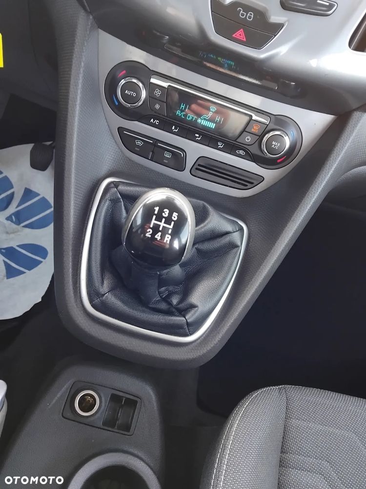 Ford Tourneo Connect 1.6 TDCi Titanium - 19