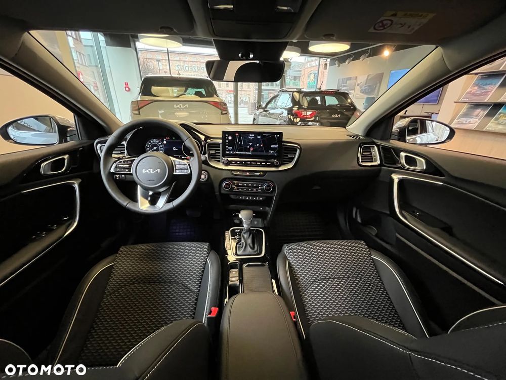 Kia XCeed 1.5 T-GDI Business Line DCT - 12