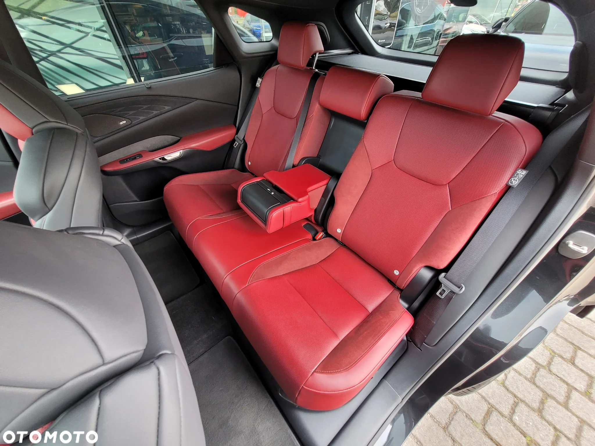 Lexus RX 500h F Sport - 14