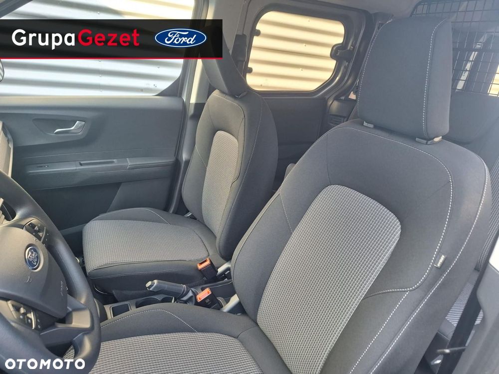 Ford Transit Courier - 11