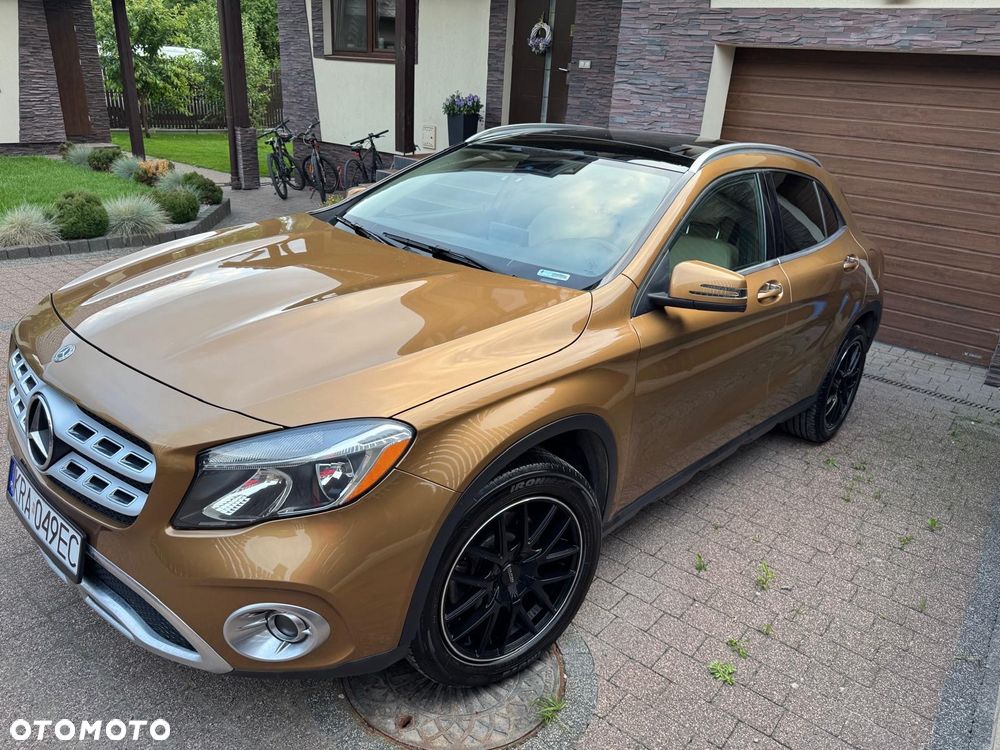 Mercedes-Benz GLA 250 4-Matic Urban - 2