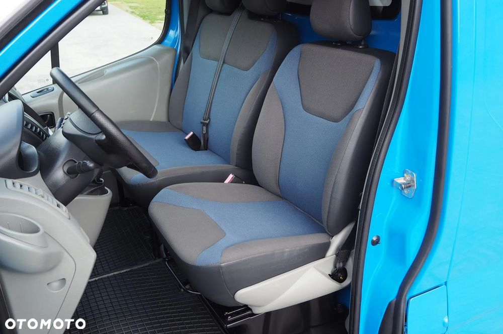 Renault TRAFIC - 25