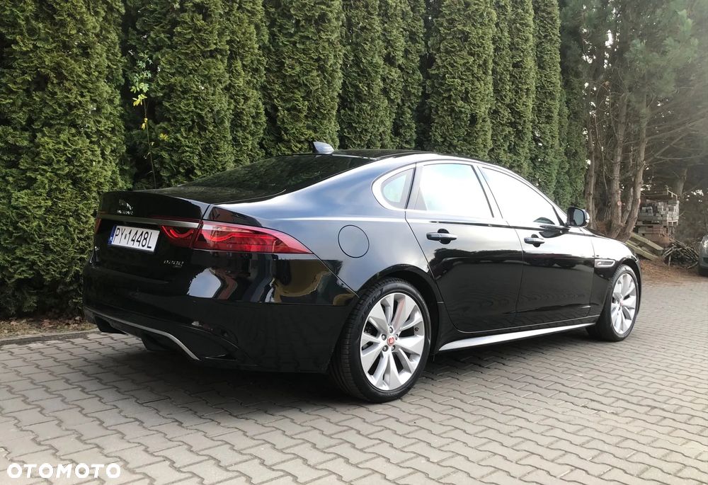 Jaguar XF 2.0 D200 mHEV AWD R-Dynamic S - 4