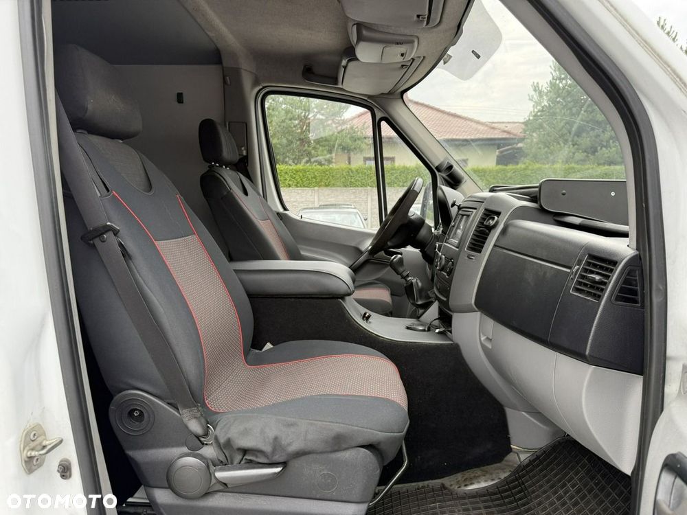 Mercedes-Benz Sprinter - 13