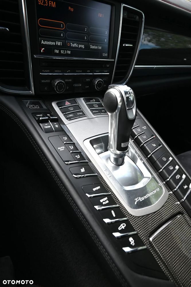 Porsche Panamera GTS PDK - 28