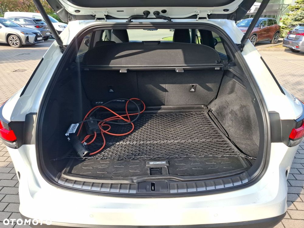 Lexus RX 450h+ Omotenashi - 21