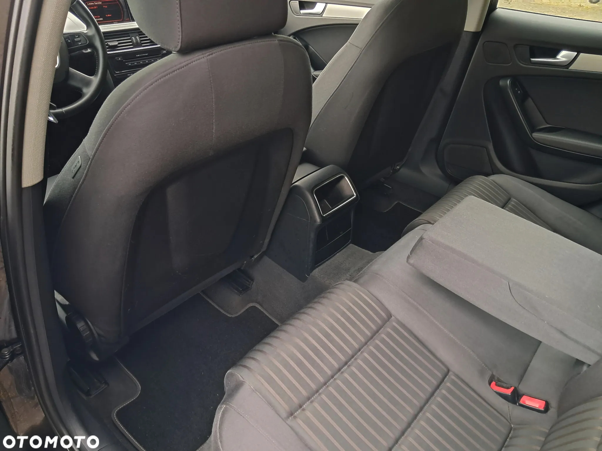 Audi A4 Avant 2.0 TDI DPF Ambiente - 12