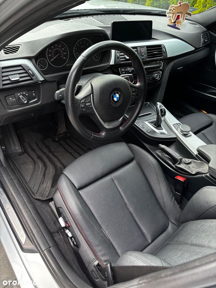 BMW Seria 3 330i Sport Line - 13