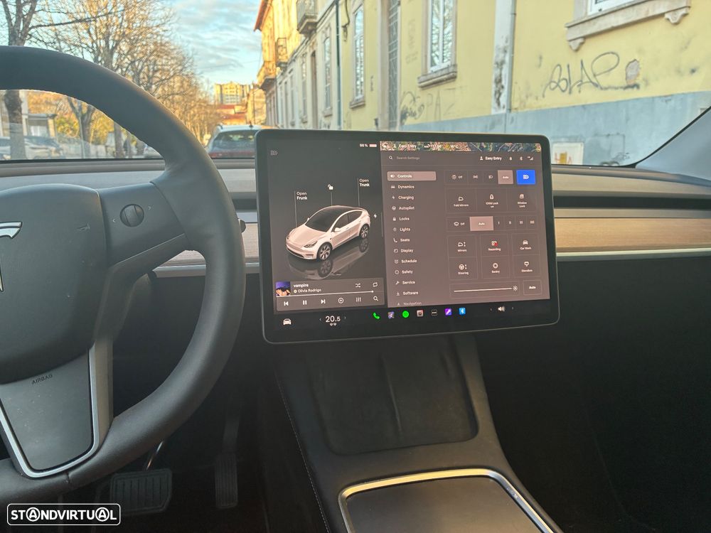 Tesla Model Y Standard RWD - 9