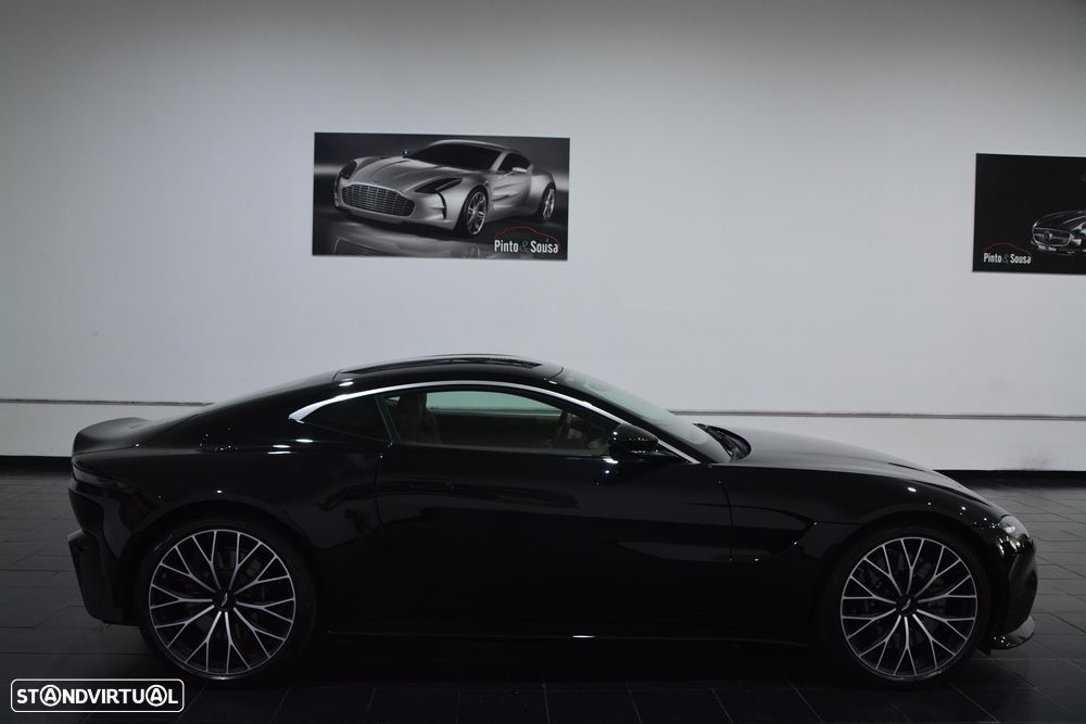 Aston Martin Vantage Coupe V8 - 19