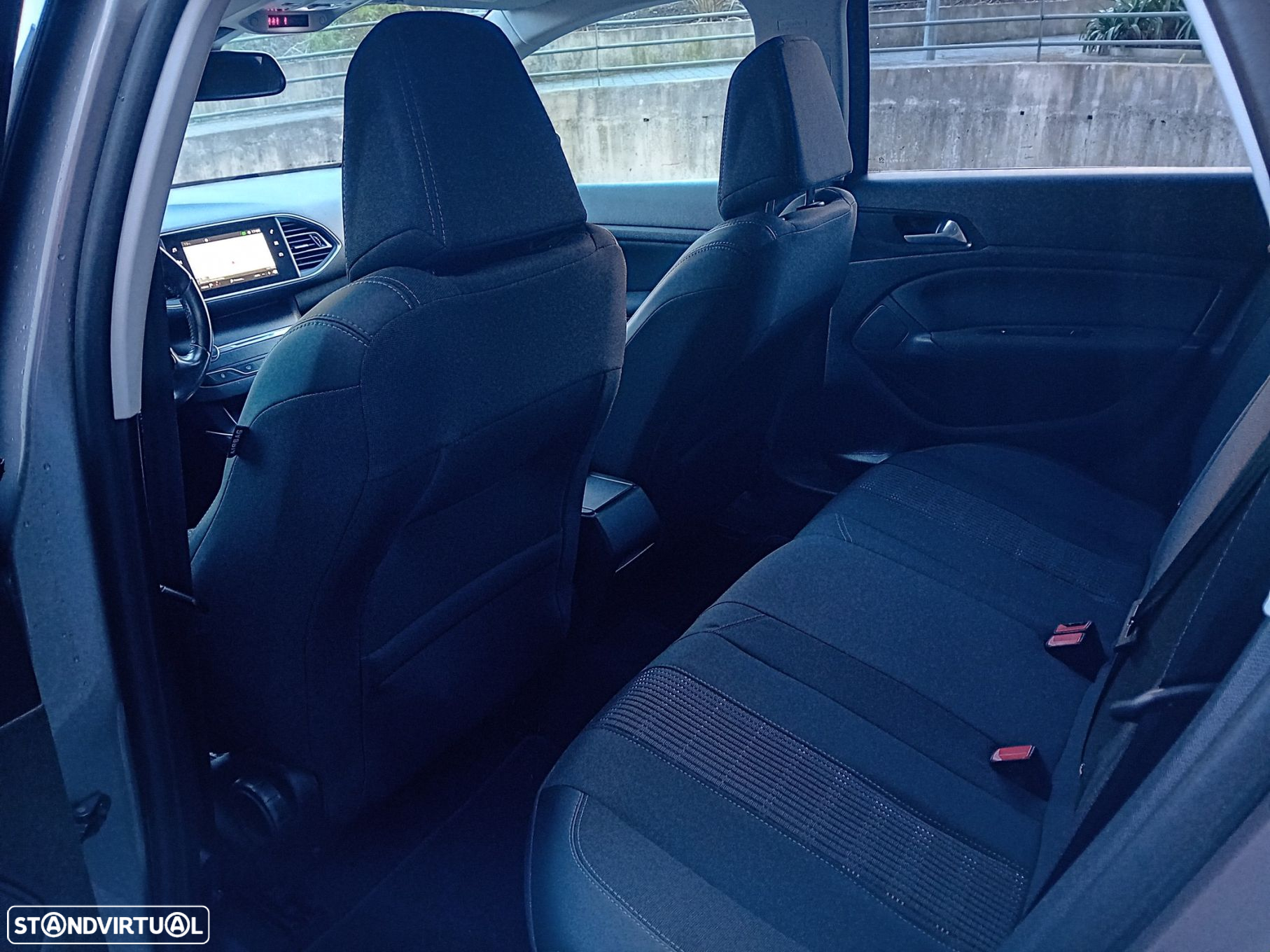 Peugeot 308 SW 1.2 PureTech Allure EAT6 - 15