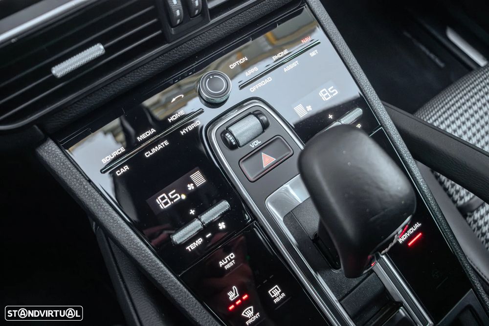 Porsche Cayenne Coupé E-Hybrid - 35