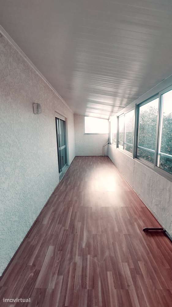 Apartamento T2 - Junto Av. Sá Carneiro, Feira -s/ garagem - Grande imagem: 2/22