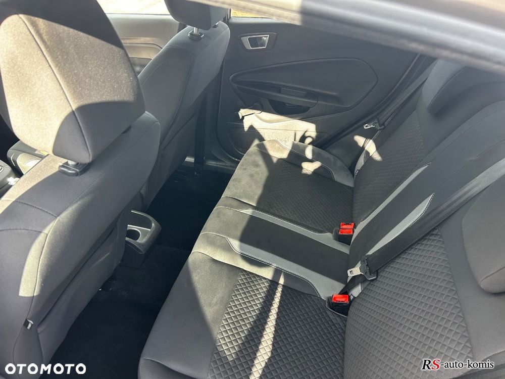 Ford Fiesta - 17