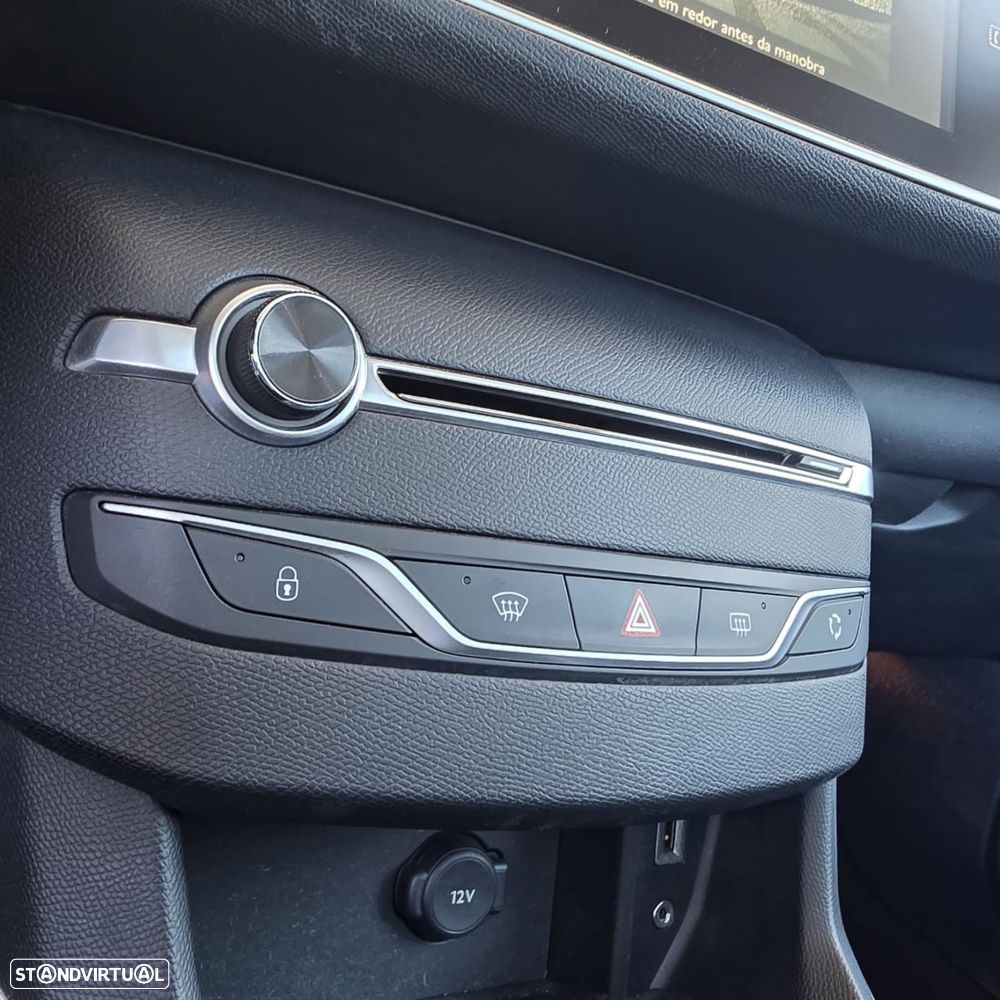 Peugeot 308 1.6 BlueHDi Allure J17 - 38