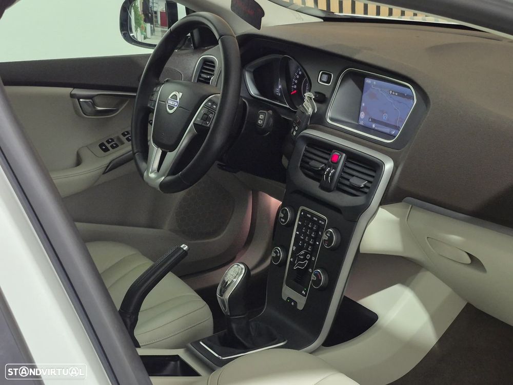 Volvo V40 1.6 D2 Momentum Eco - 16