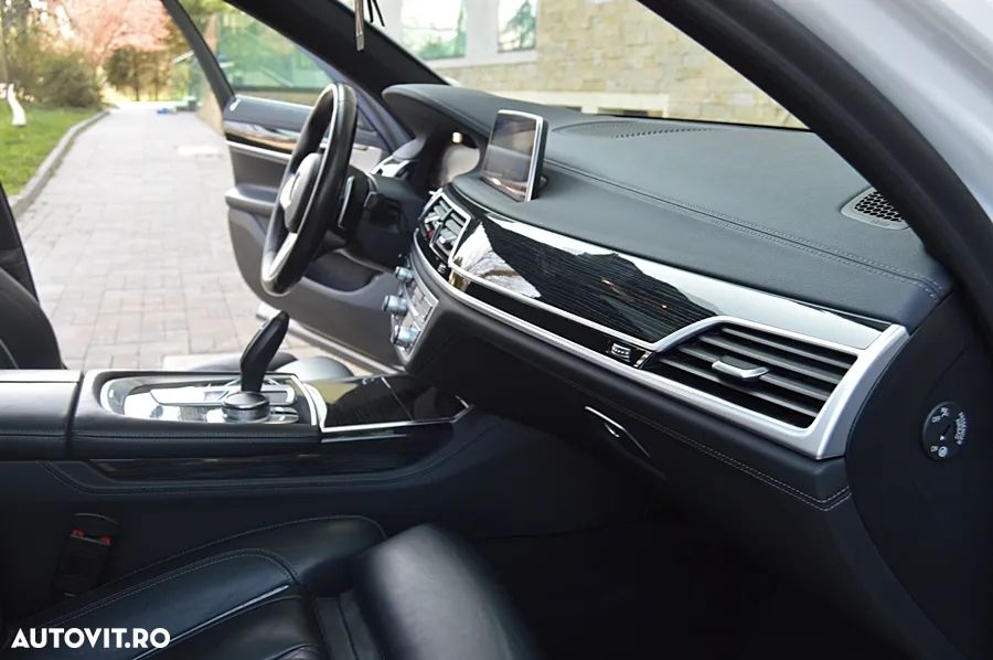 BMW Seria 7 730d xDrive - 35