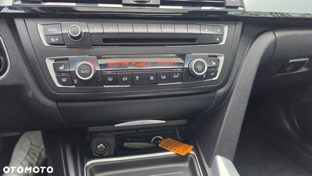 BMW Seria 3 335d xDrive Sport-Aut Sport Line - 22