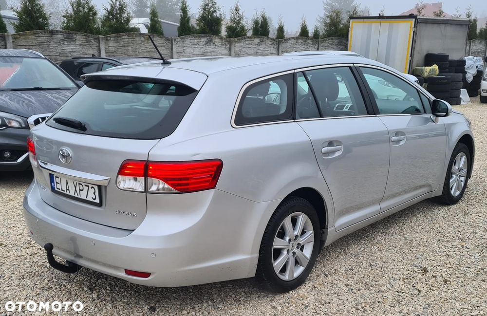 Toyota Avensis - 19