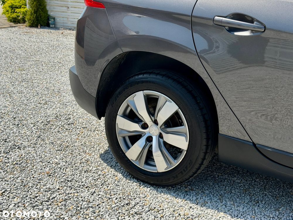 Peugeot 2008 1.2 Pure Tech Style S&S - 27