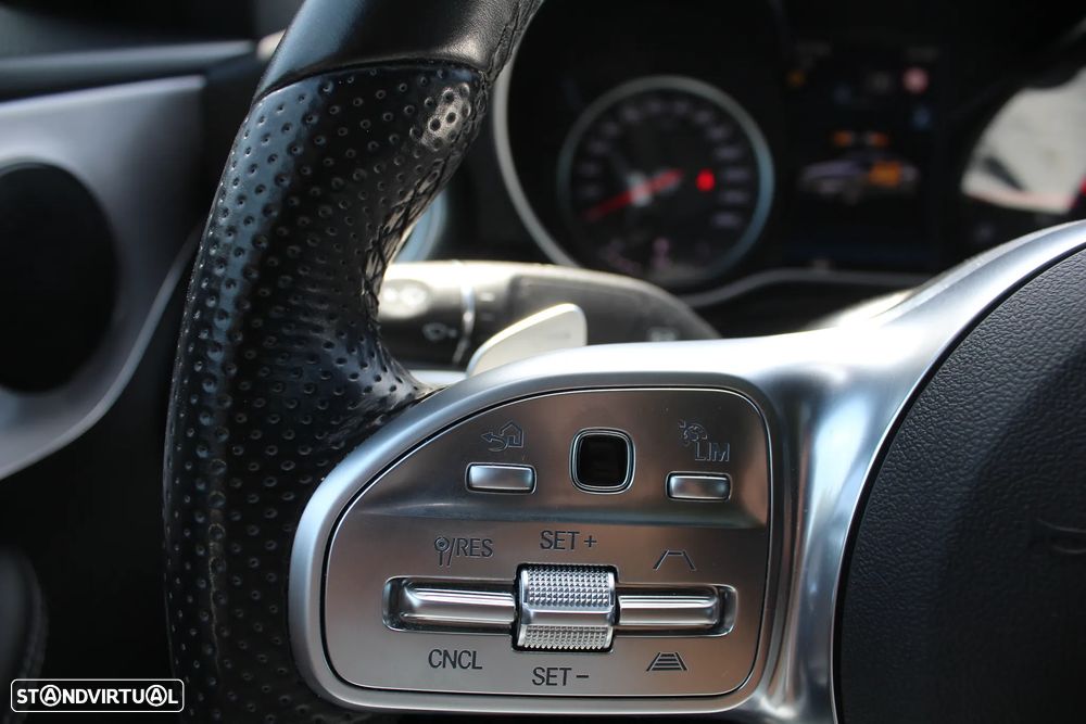 Mercedes-Benz C 300 d 4Matic 9G-TRONIC AMG Line Plus - 32