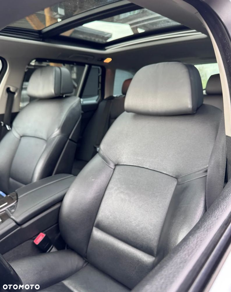 BMW Seria 5 525d xDrive Touring - 9