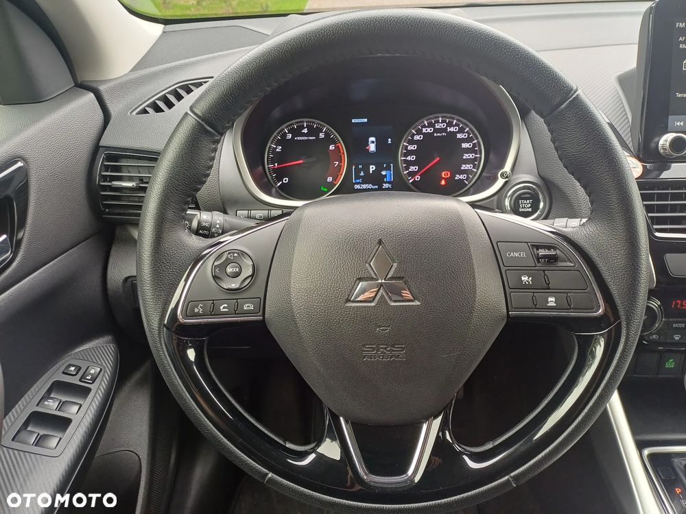Mitsubishi Eclipse Cross - 11