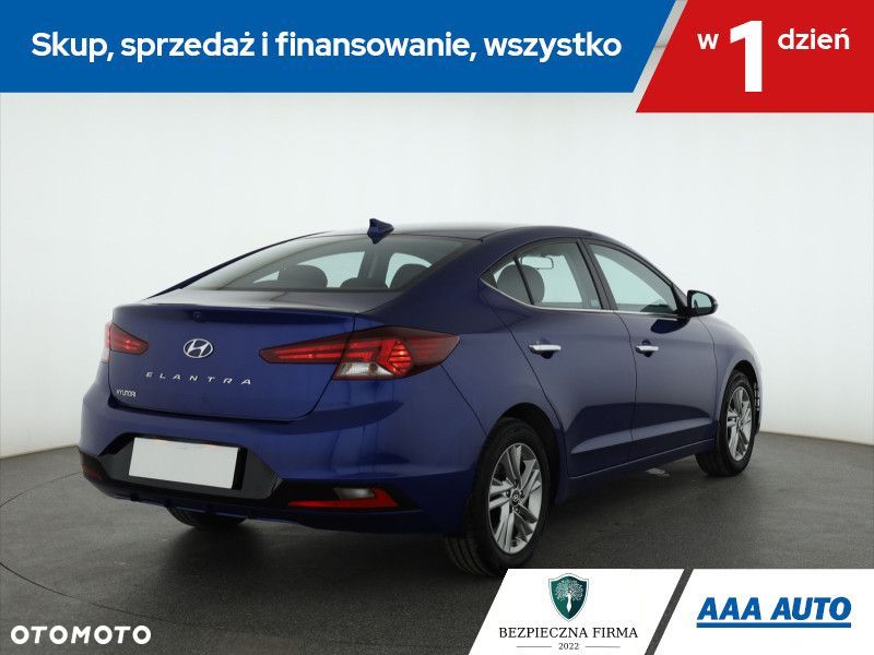 Hyundai Elantra - 7