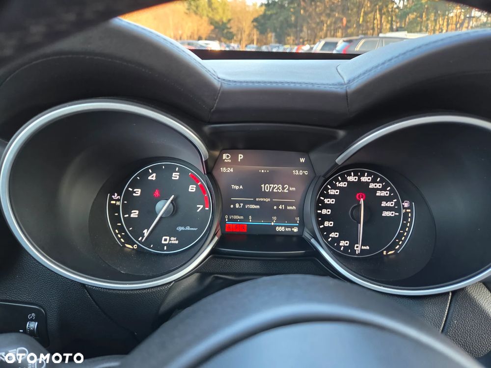 Alfa Romeo Stelvio - 13