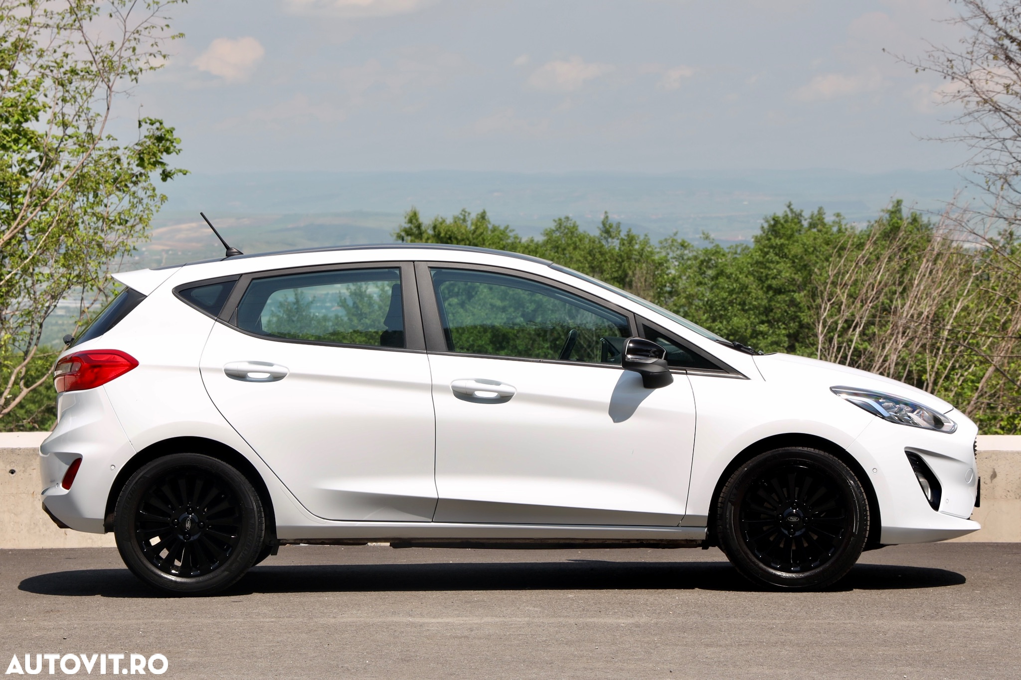 Ford Fiesta 1.0 EcoBoost Powershift Trend - 38
