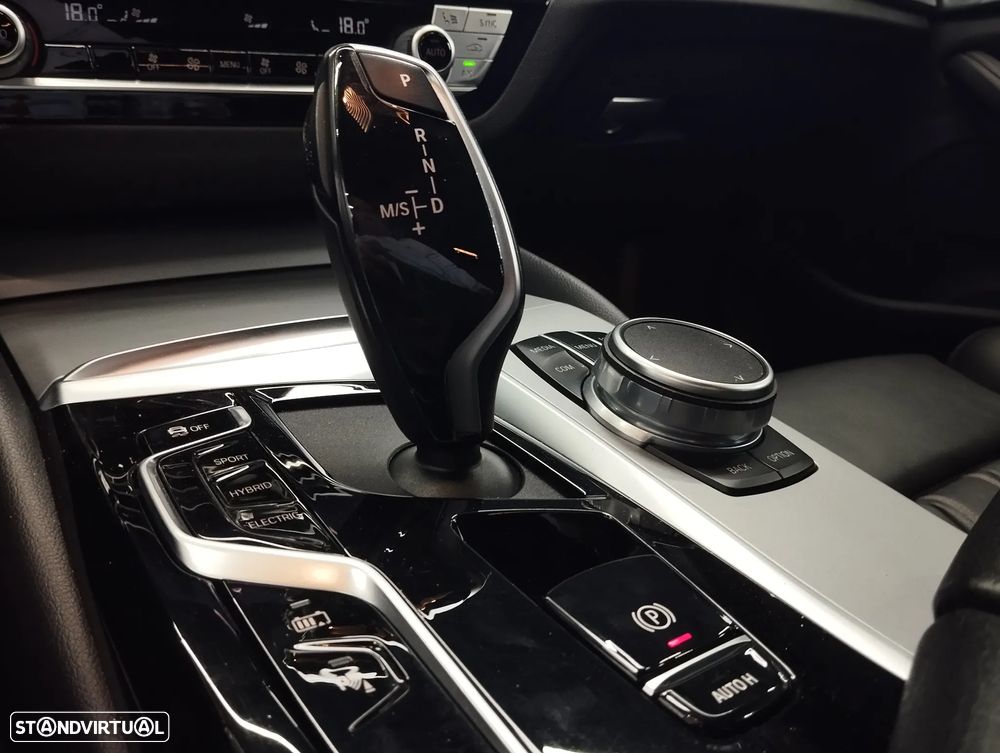 BMW 530 e - 39