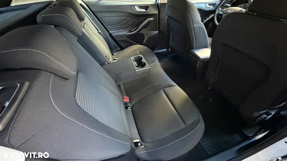 Ford Focus 1.0 EcoBoost Titanium - 27
