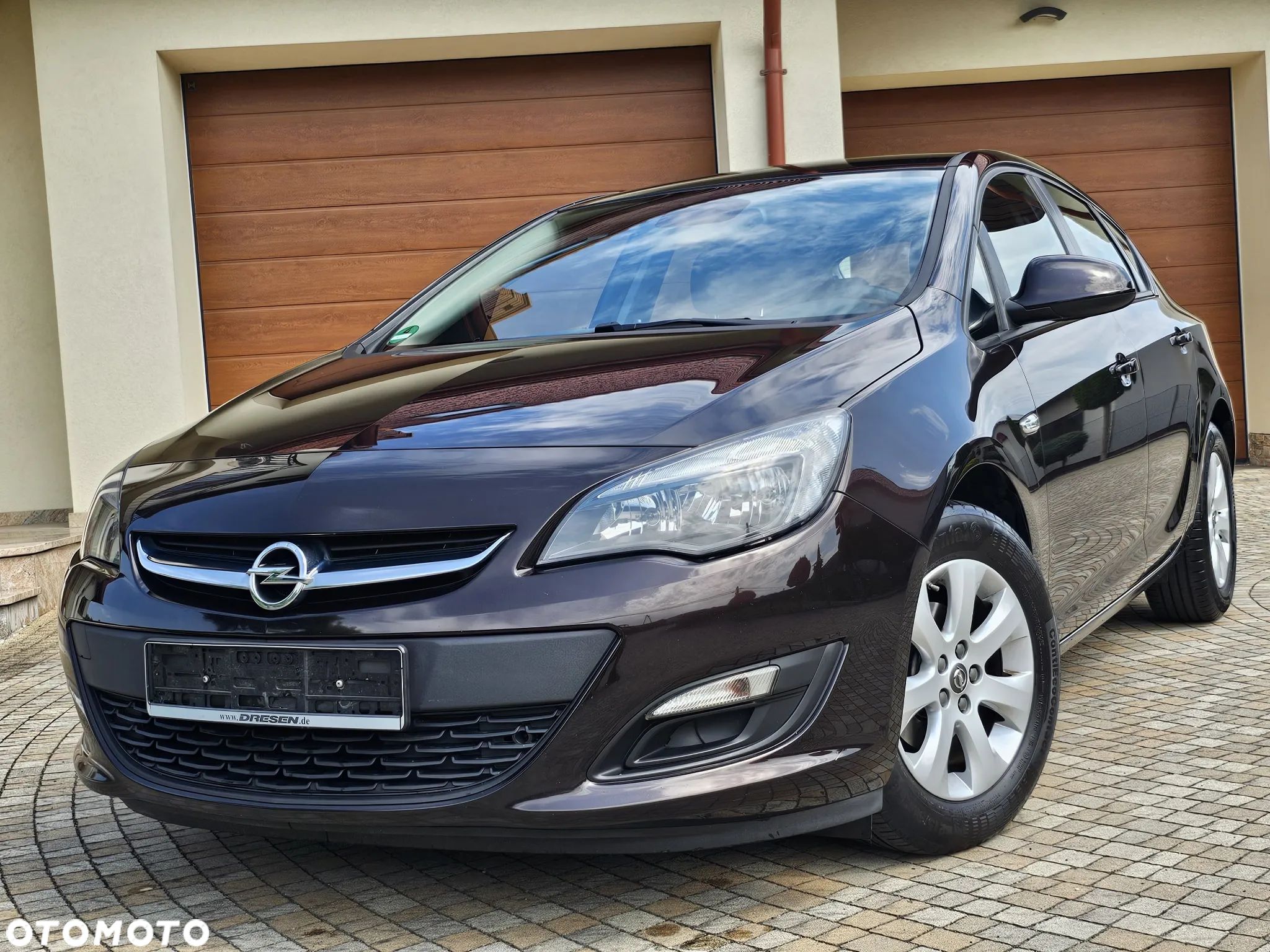 Opel Astra 1.4 Turbo Design Edition - 1