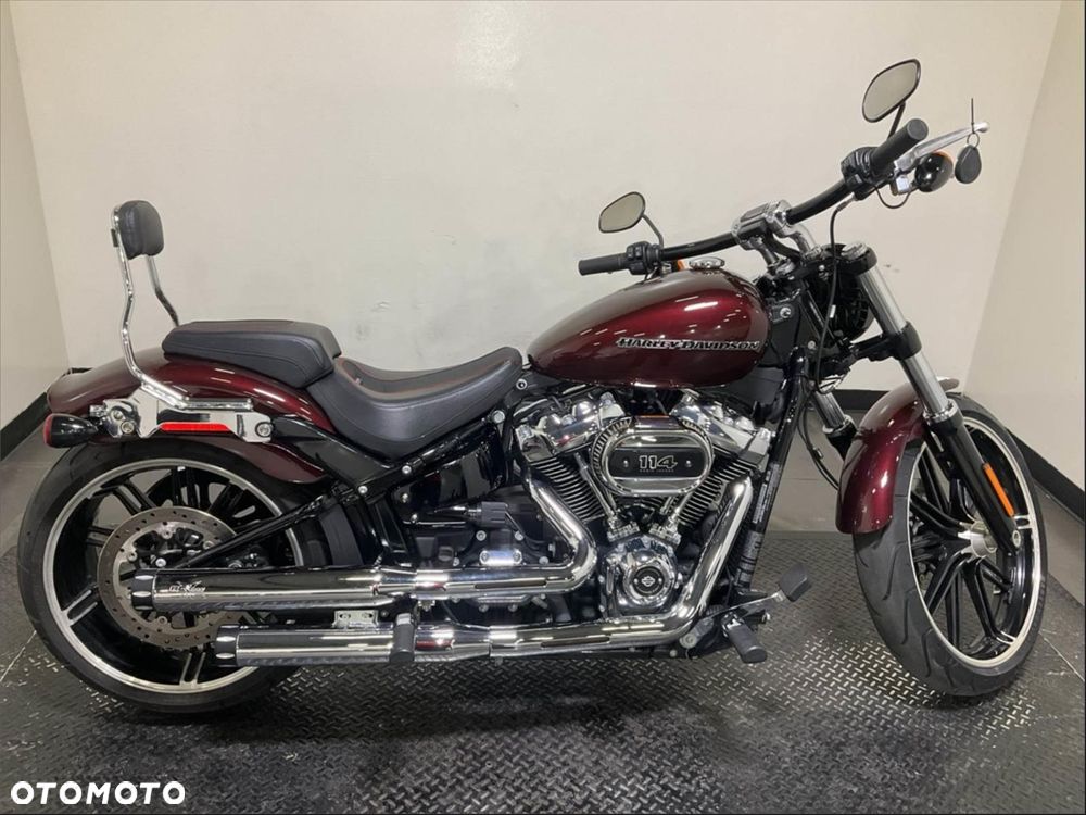 Harley-Davidson Softail Breakout - 1