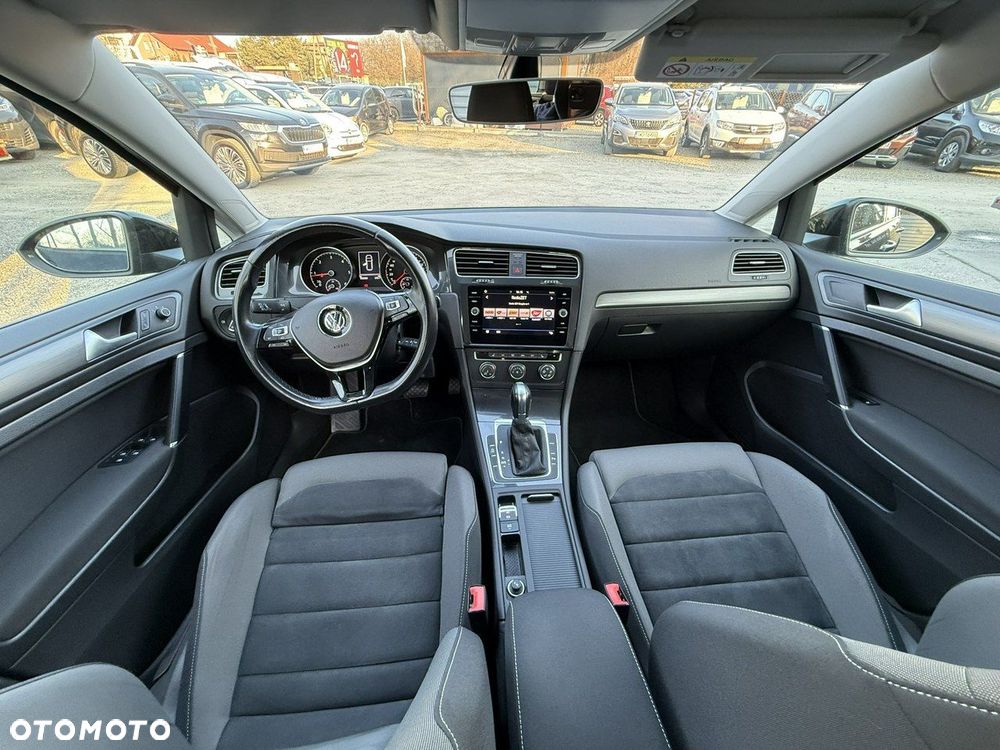 Volkswagen Golf - 12