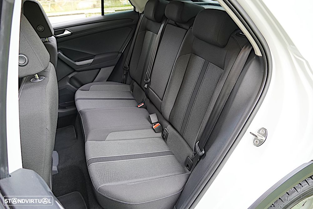 VW T-Roc 1.5 TSI Urban DSG - 20