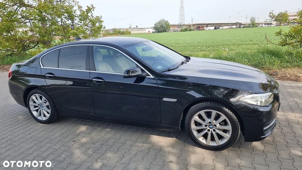 BMW Seria 5 520d - 24